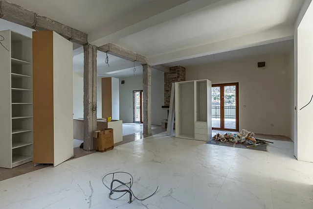 A luxurious three-story villa on the first sea line in  Kotor — photo 31